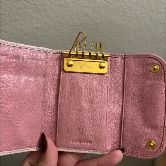 Miu miu two toned bicolor key case pink x light pink 6 keys - Picture 7 of 7